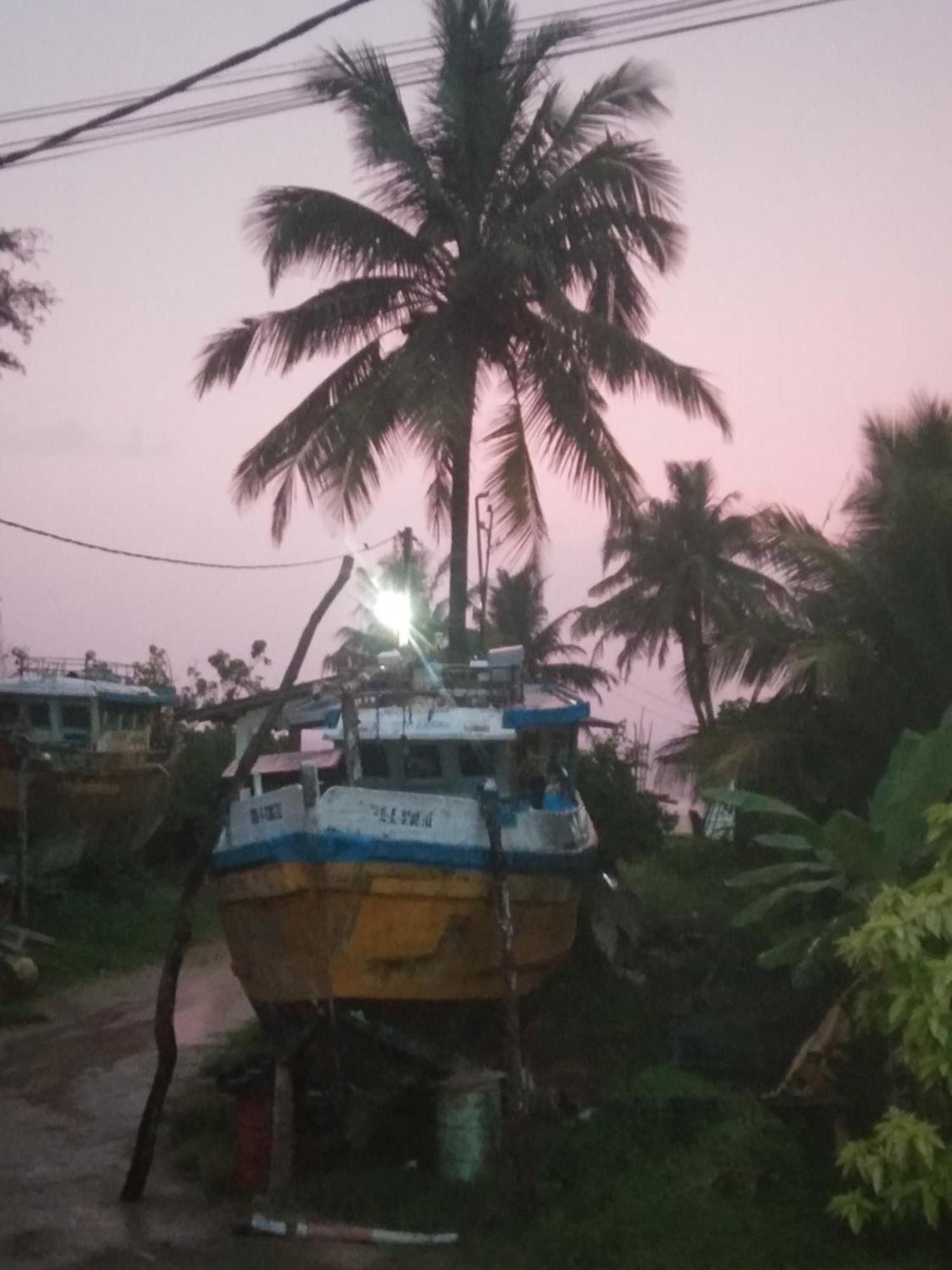 Ayu Hostel Ambalangoda  Exteriör bild