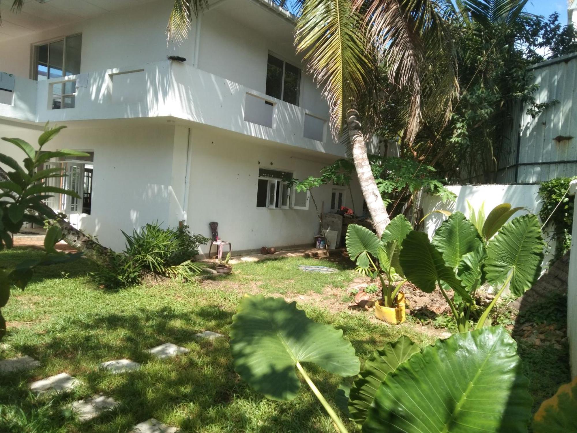 Ayu Hostel Ambalangoda  Exteriör bild